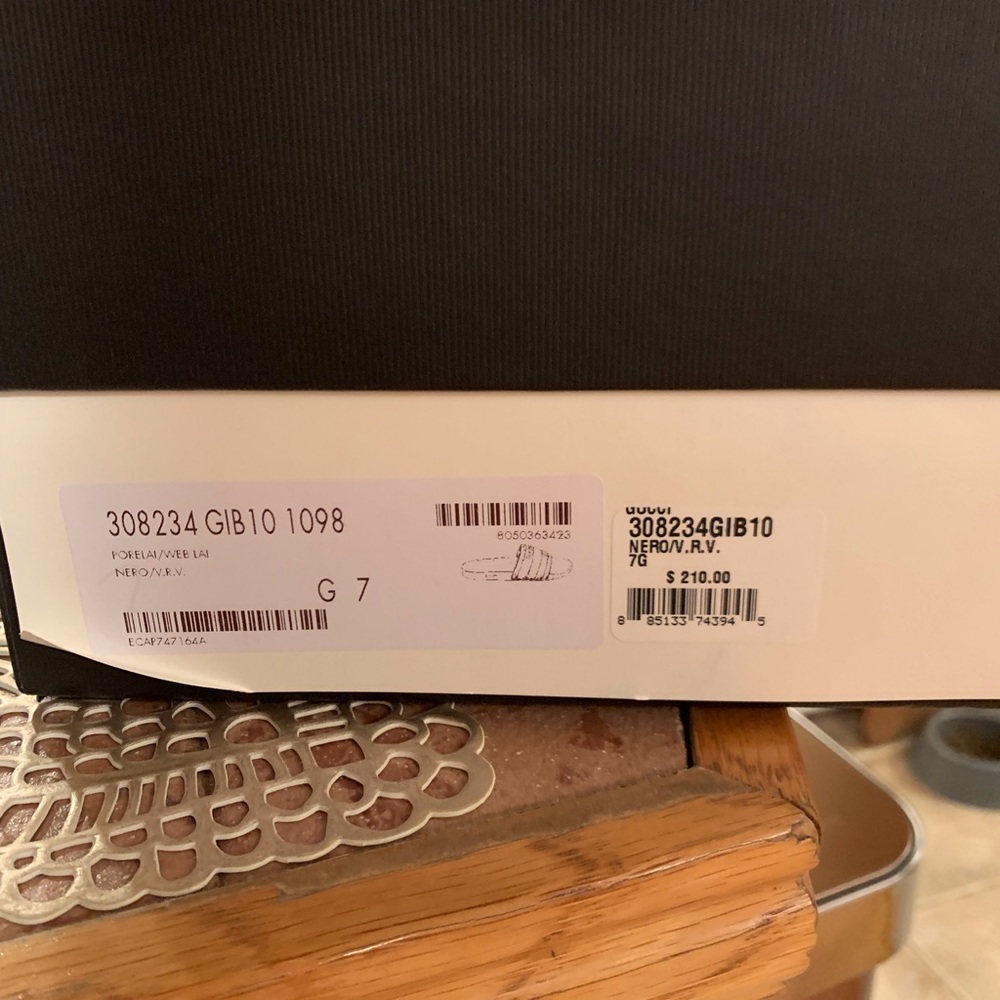 Men Gucci Striped Rubber Slides Size 8